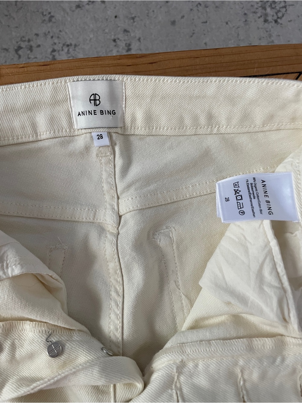 Anine Bing  Roy ivory  Split and raw Hem Jeans size 28 . Perfect summer jeans. - Picture 8 of 14